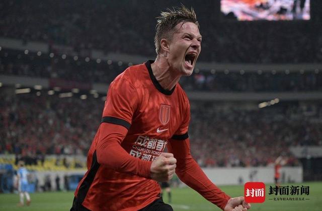 博万体育app下载-八连胜！成都蓉城主场3-0轻取河南