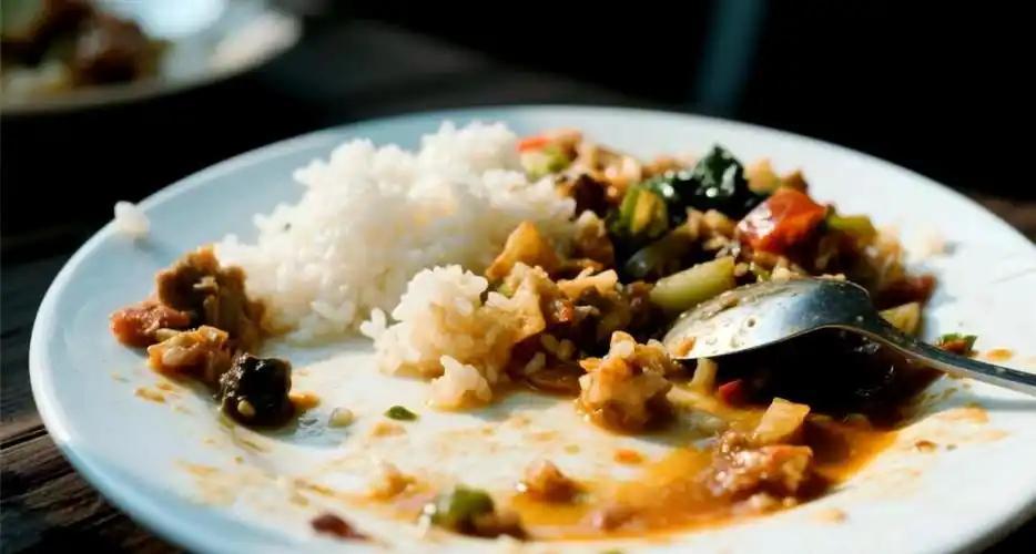 博万体育官方网站-不能二次加热的6种食物！医生提醒：吃不完或倒掉，别乱节俭